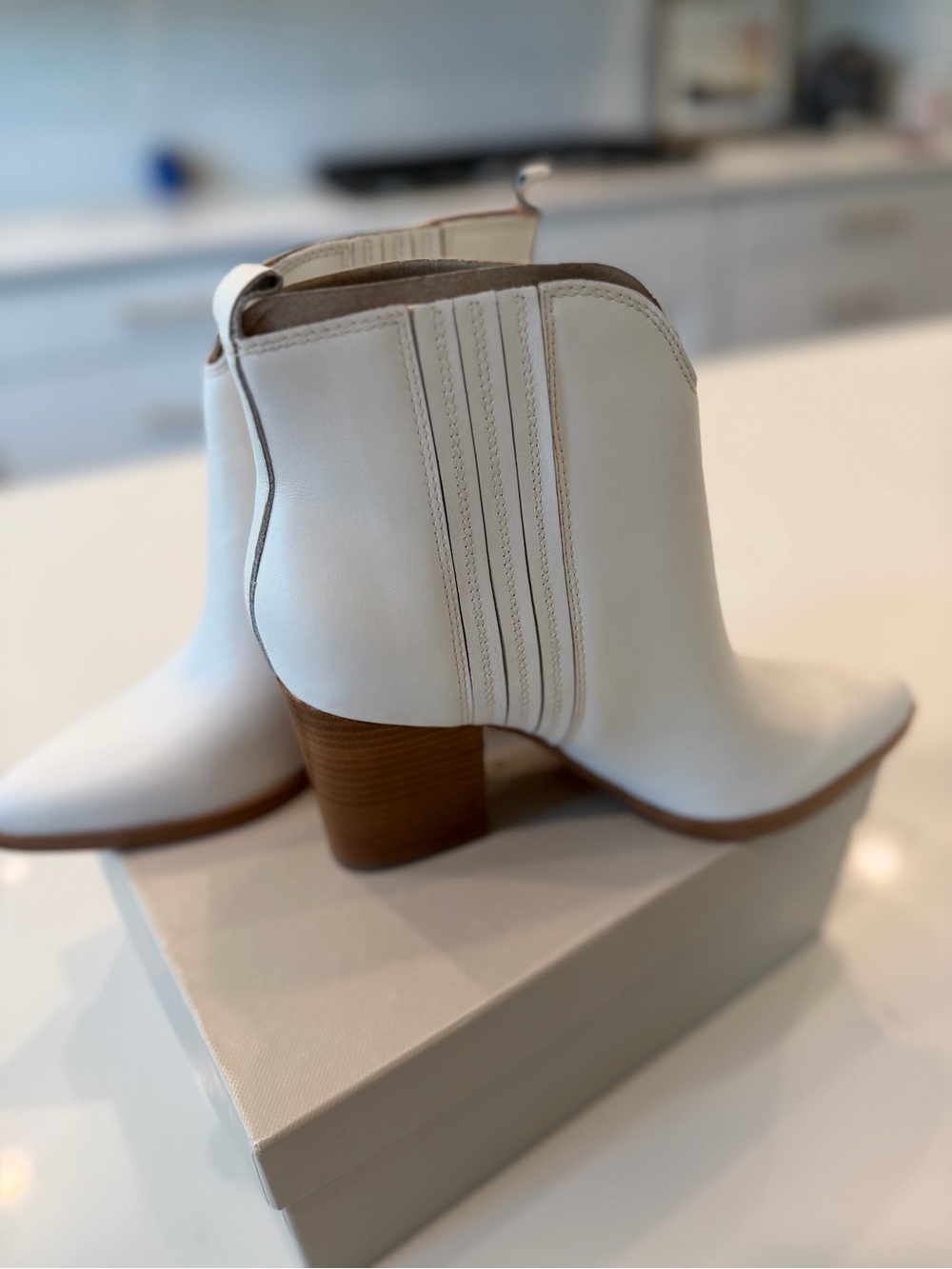 NEW Marc Fisher LTD Annabel Ivory Leather Western Ankle Boots Booties Size 7